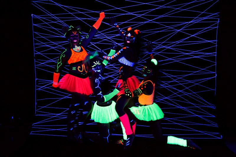 Foto: Ferienlager – Blacklight-Shooting